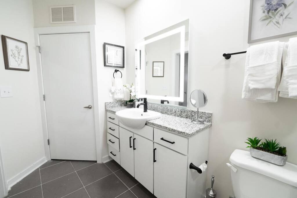 Luxury Apartment Wifi, Gym, Pool, Shops & Food! Unit 329 Charlotte Exterior foto